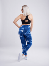 Load image into Gallery viewer, High-Waisted Criss-Cross Training Leggings with Hip Pockets