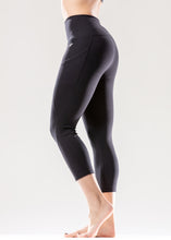 Load image into Gallery viewer, Jolie High-Waisted Capri Leggings with Hip Pockets