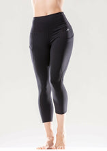 Load image into Gallery viewer, Jolie High-Waisted Capri Leggings with Hip Pockets