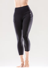 Load image into Gallery viewer, Jolie High-Waisted Capri Leggings with Hip Pockets