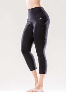 Jolie High-Waisted Capri Leggings with Hip Pockets