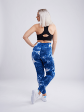 Load image into Gallery viewer, High-Waisted Criss-Cross Training Leggings with Hip Pockets
