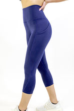 Load image into Gallery viewer, Seajoy Athletic High-Waisted Capri Leggings with Hip Pockets
