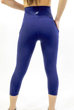 Load image into Gallery viewer, Seajoy Athletic High-Waisted Capri Leggings with Hip Pockets
